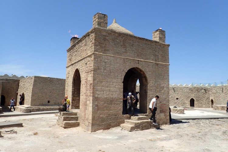 Ateshgah Fire Temple and Yanardag Burning Mountain day tour