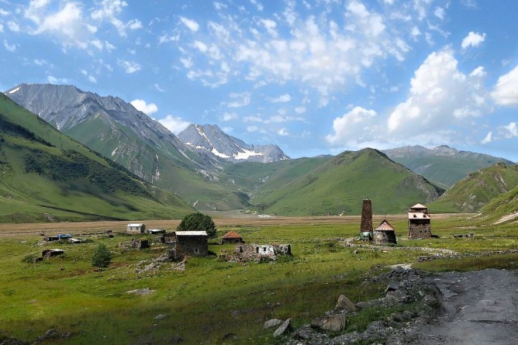 Tbilisi, Ananuri, Stepantsminda with Trekking in Juta